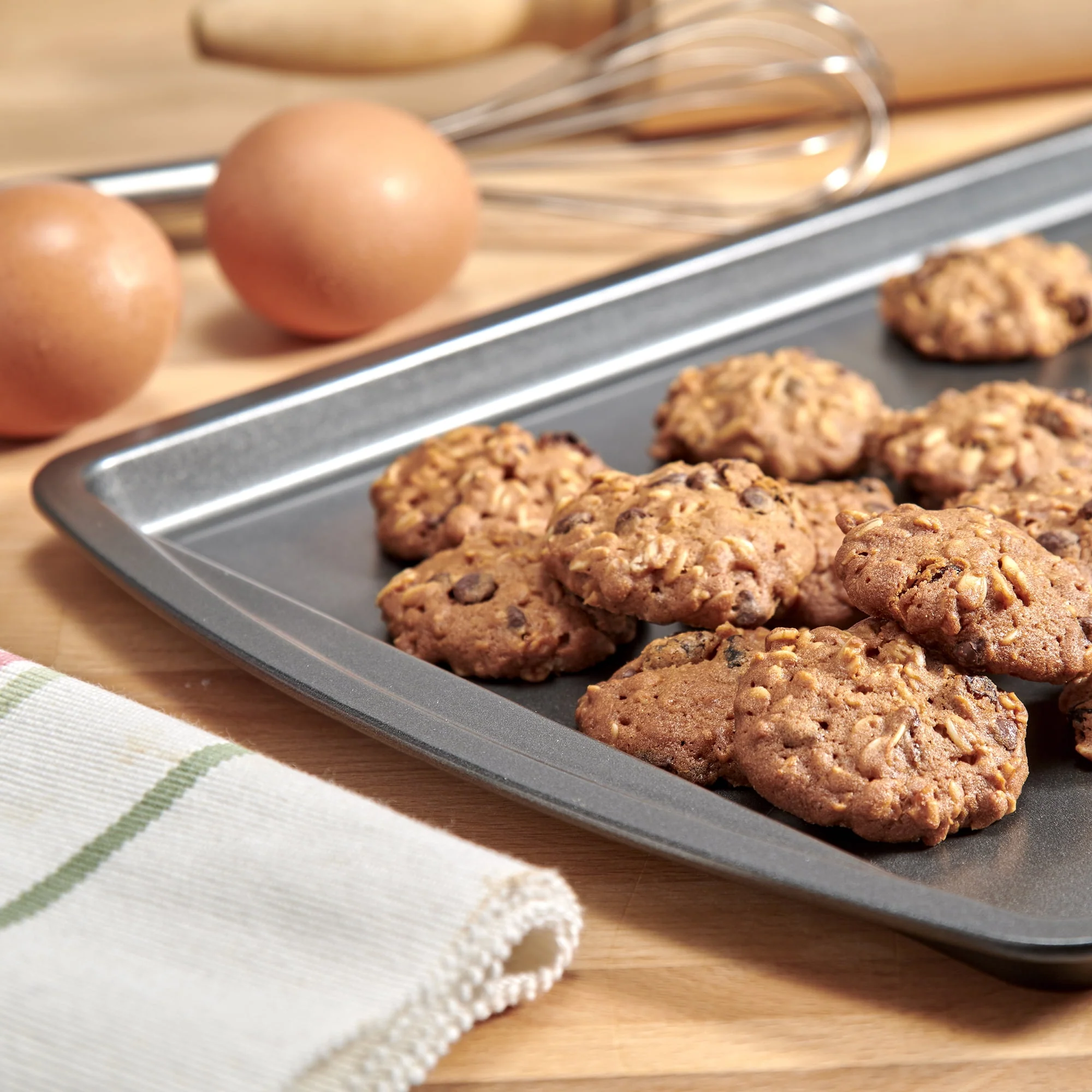 Mainstays 3PC Nonstick Cookie Set, 11.2" x 17.2", 10.2" x 15.2", 9.2" x 13.2", Gray - image 6