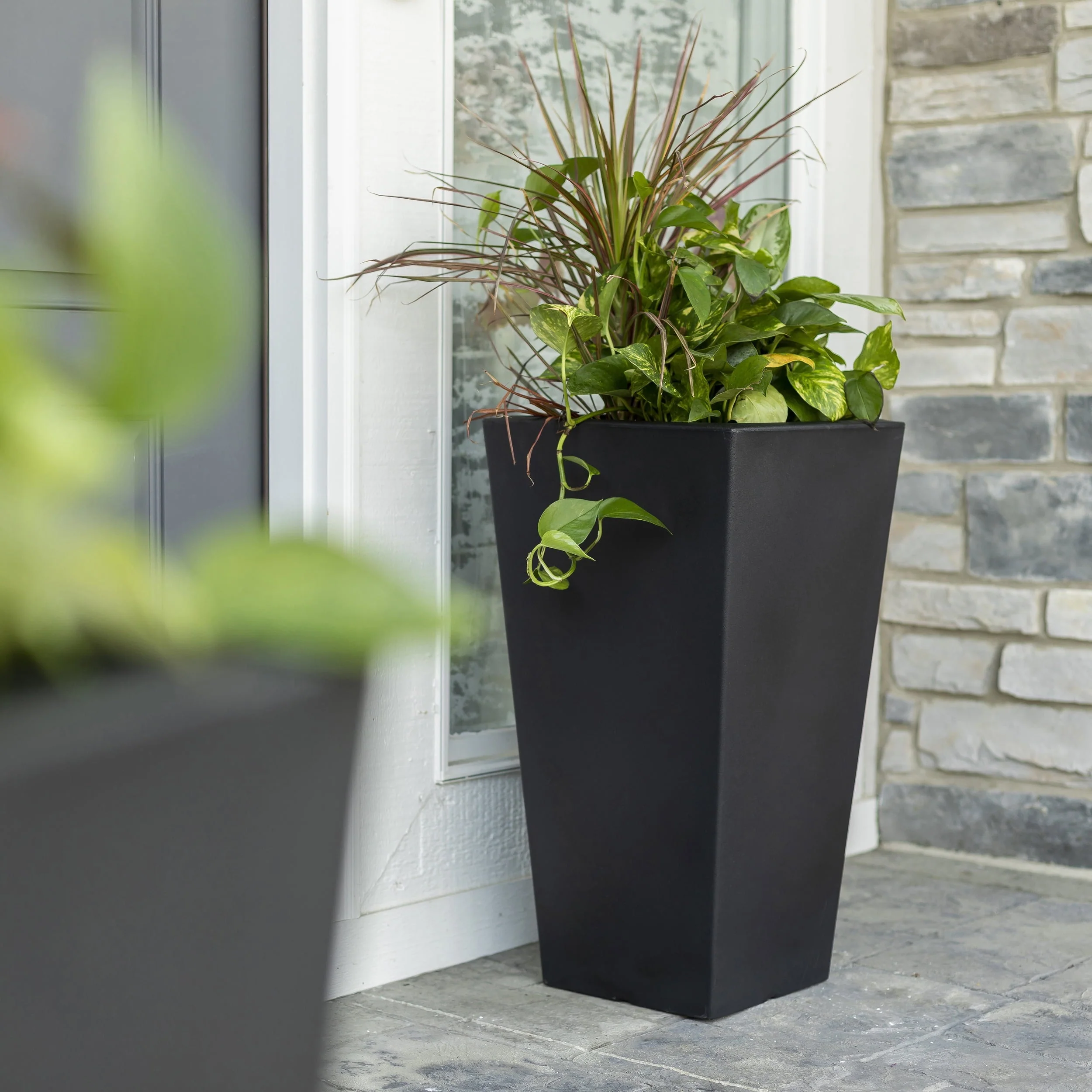 Step2 Tremont 2pk Plastic Black Square Planter 15" W x 15" D x 28" H - image 4