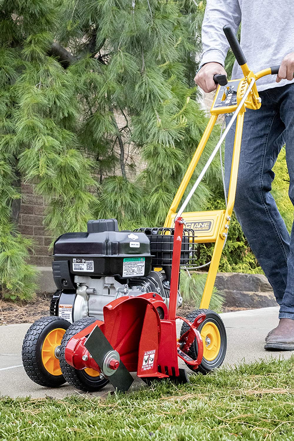 McLane 9-Inch Gas Lawn Edger with 5.50 Gross Torque Engine, Blade Depth Control, Adjustable Cutting Angle - product image 5