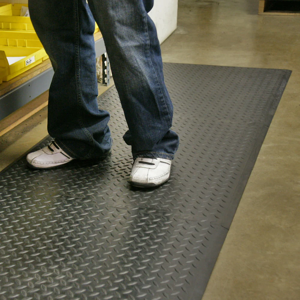 Rubber-Cal "Foot-Rest" Interlocking Anti-Fatigue Floor Mat - 1/2 in x 28 in x 31 in - Center Tile - image 6