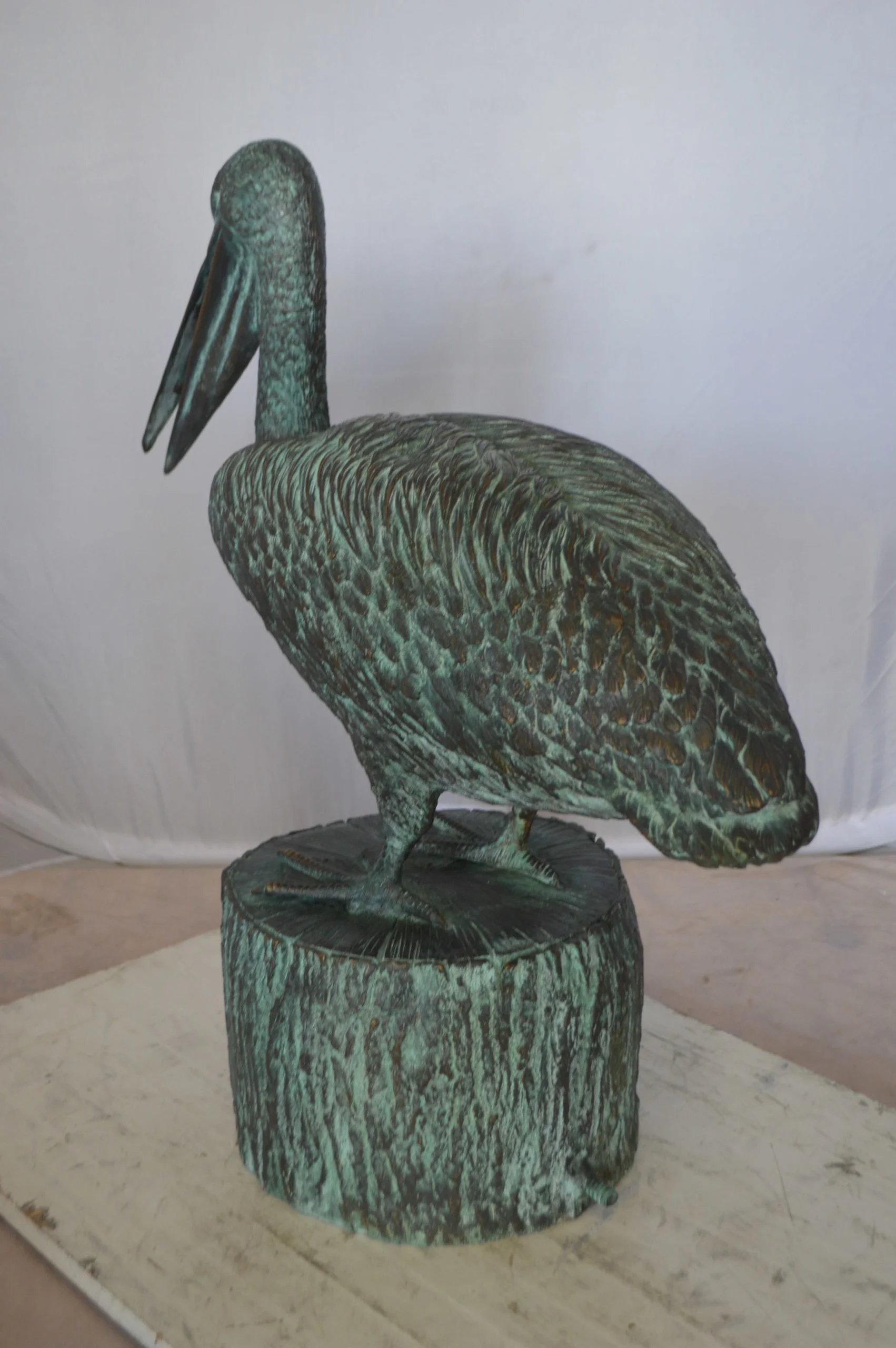 Nifao Pelican on a Tree Stump fountain bronze statue - Size: 30"L x 16"W x 46"H. - image 4