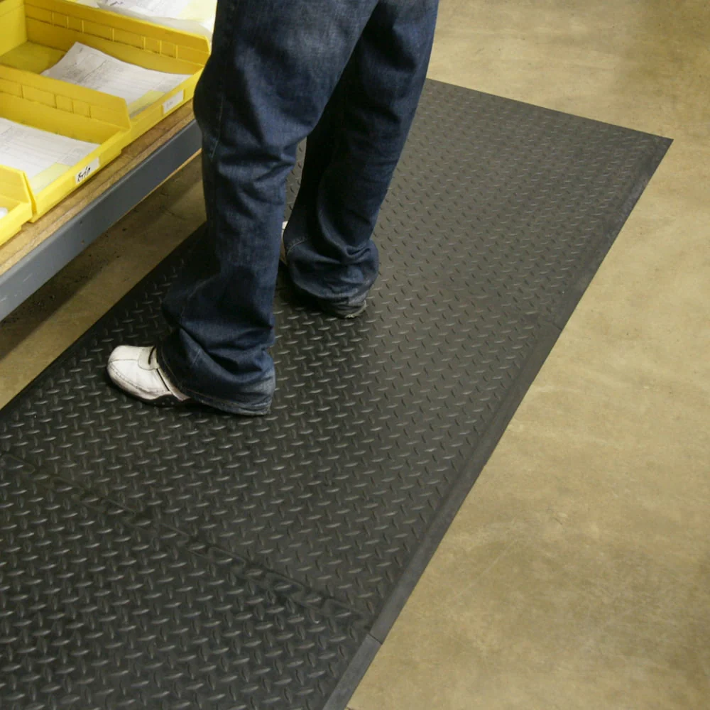 Rubber-Cal "Foot-Rest" Interlocking Anti-Fatigue Floor Mat - 1/2 in x 28 in x 31 in - Center Tile - image 5